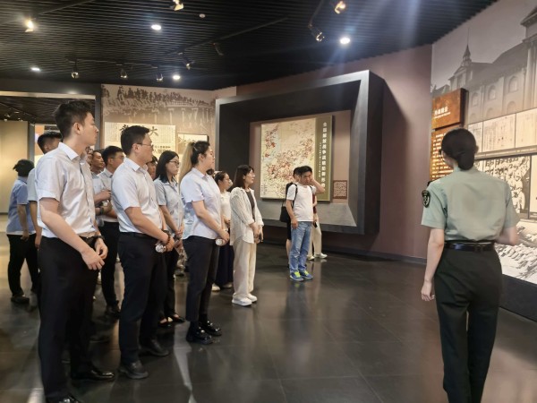图片 1.jpg 图片 1.jpg